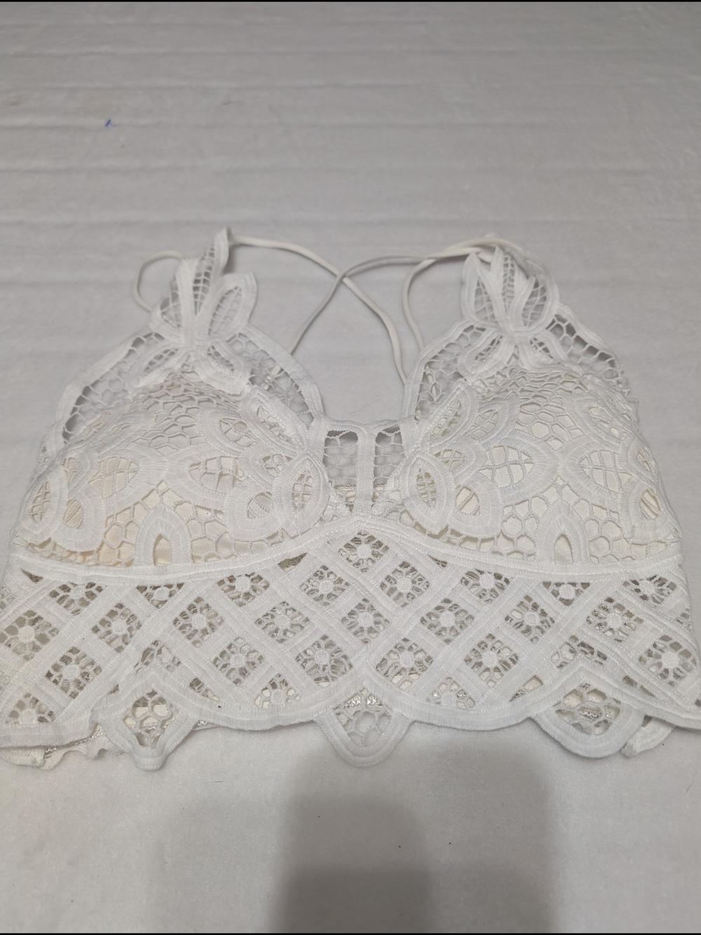 Women's White Lace Bralette - Elegant Crochet Detail Size Medium